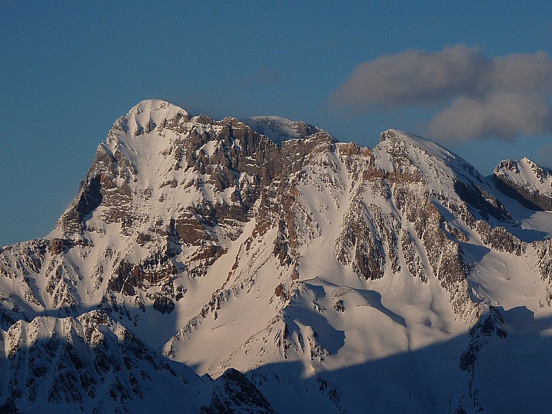 Tödi : Coucher de soleil sur son impressionnate face SW