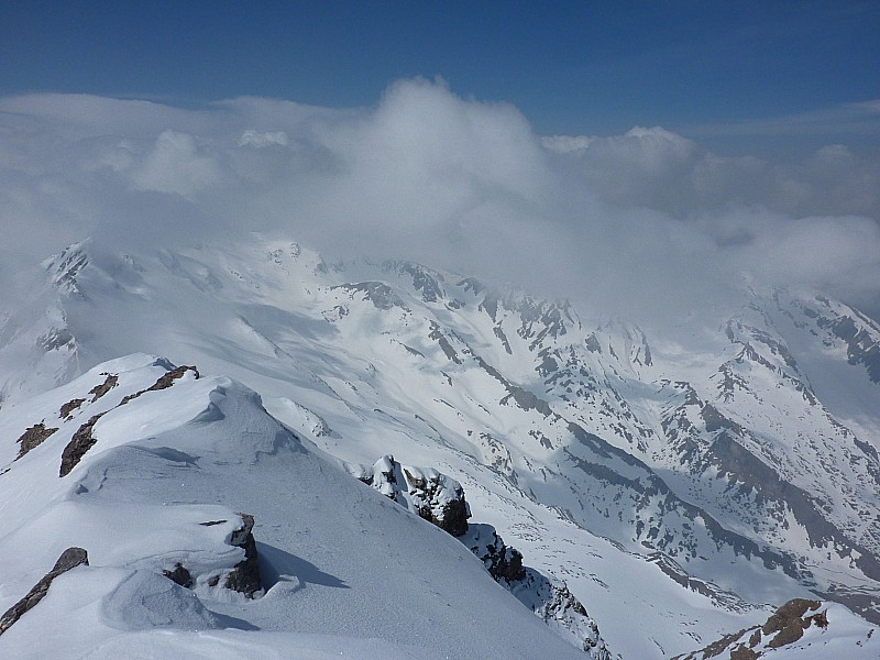 Wildhorn : Le ciel se déchire sur le Gältegletscher.