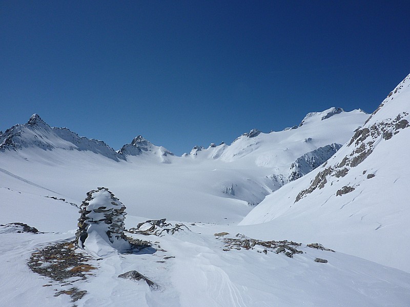 Depuis Fuorcla da Cavardiras : Vue sur le Brunnifirm et l'Oberalpstock (au fond à droite)