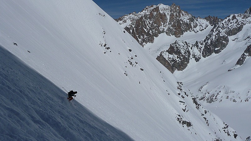 #10 Col des Cristaux : En bas de la face, grosse poudre pour Chech... Col des Cristaux : En bas de la face, grosse poudre pour Chech...