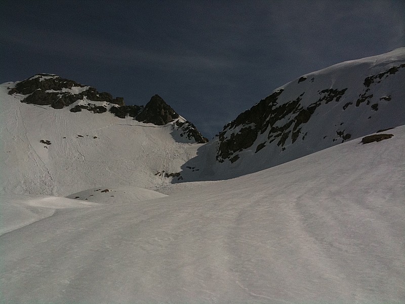 #7 Pas W du clapier : Détour par le Pas W du clapier, une grosse cassure sous la cime Peirabro. Sortie du couloir nord utilisé à l montée pour le tour de 2009. Pas W du clapier : Détour par le Pas W du clapier, une grosse cassure sous la cime Peirabro. Sortie du couloir nord utilisé à l montée pour le tour de 2009.