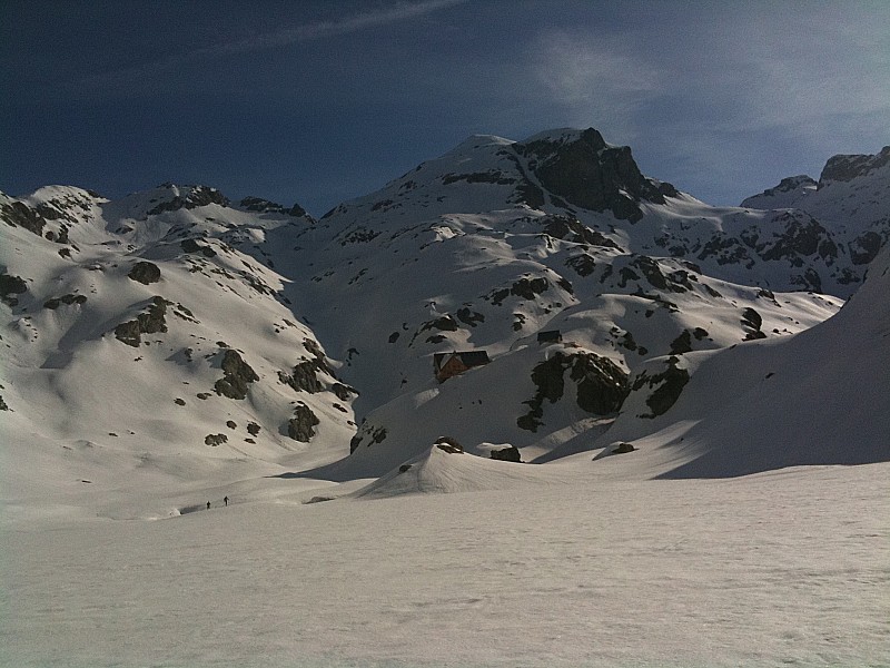 #4 Le mont Clapier : Le mont Clapier surplombant le refuge du Nice Le mont Clapier : Le mont Clapier surplombant le refuge du Nice