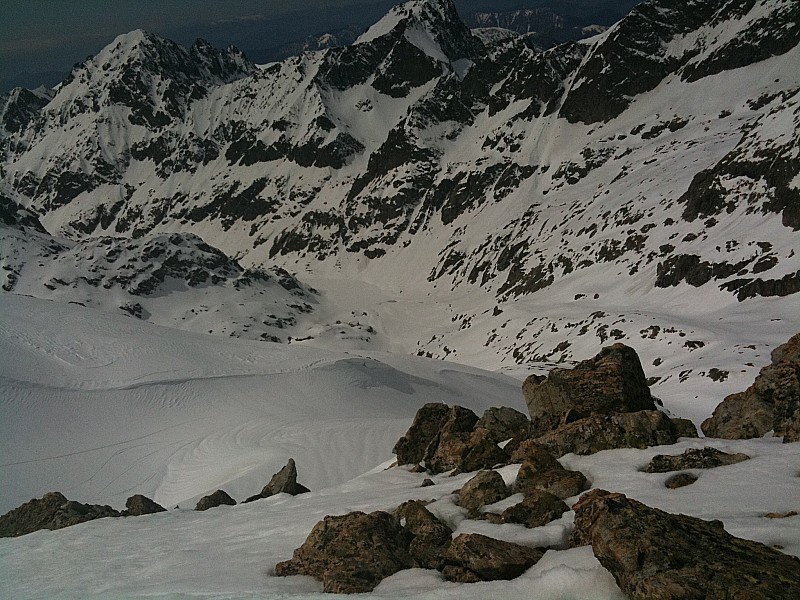 #12 Vue sur le lac : D Vue sur le lac : D'en haut, vue plongeante sur le lac de la Fous
