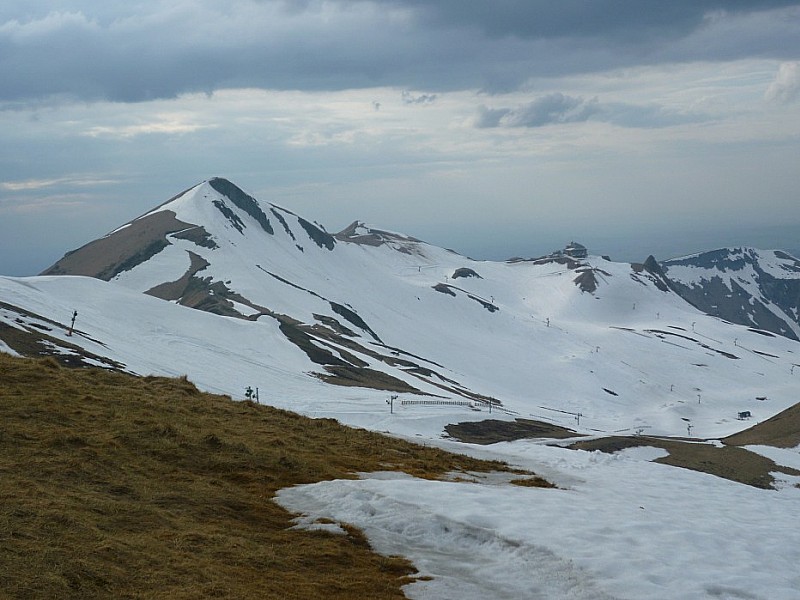 #8 Puy de Sancy Est : je suis parti pour le petit couloir de droite Puy de Sancy Est : je suis parti pour le petit couloir de droite