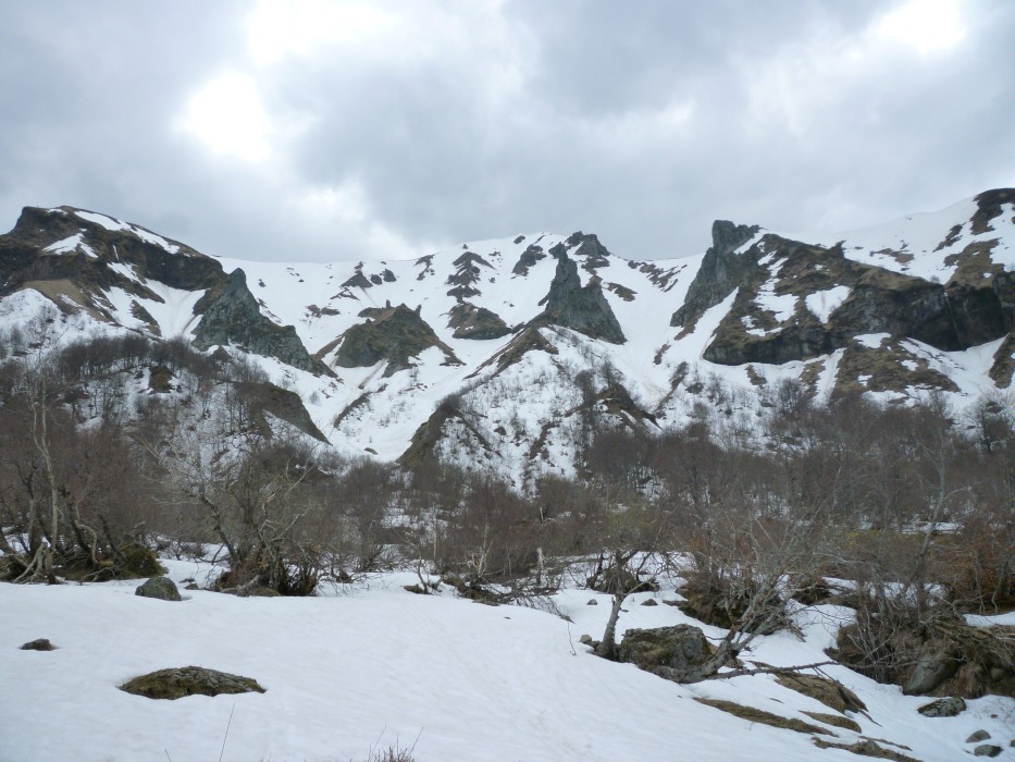 #4 Puy Ferrand : les dégats des avalanches de 2006 se voient encore Puy Ferrand : les dégats des avalanches de 2006 se voient encore