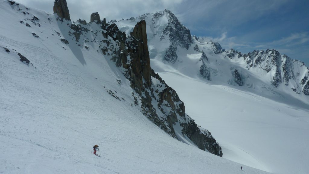 #25 Delle : bonne moquette sous le col sup. du Tour et devant le Chardonnet Delle : bonne moquette sous le col sup. du Tour et devant le Chardonnet