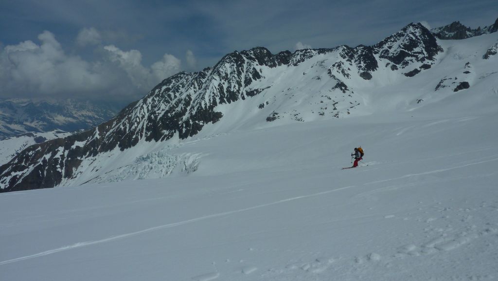 #27 Glacier du Tour : devant le refuge Albert 1er et les seracs du glacier du Tour Glacier du Tour : devant le refuge Albert 1er et les seracs du glacier du Tour