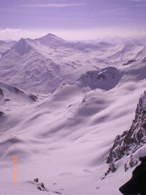 #2 Turge : Le couloir Est vu d Turge : Le couloir Est vu d'en haut. Sur fond de Pic Lombard et de Petit Rochebrune.