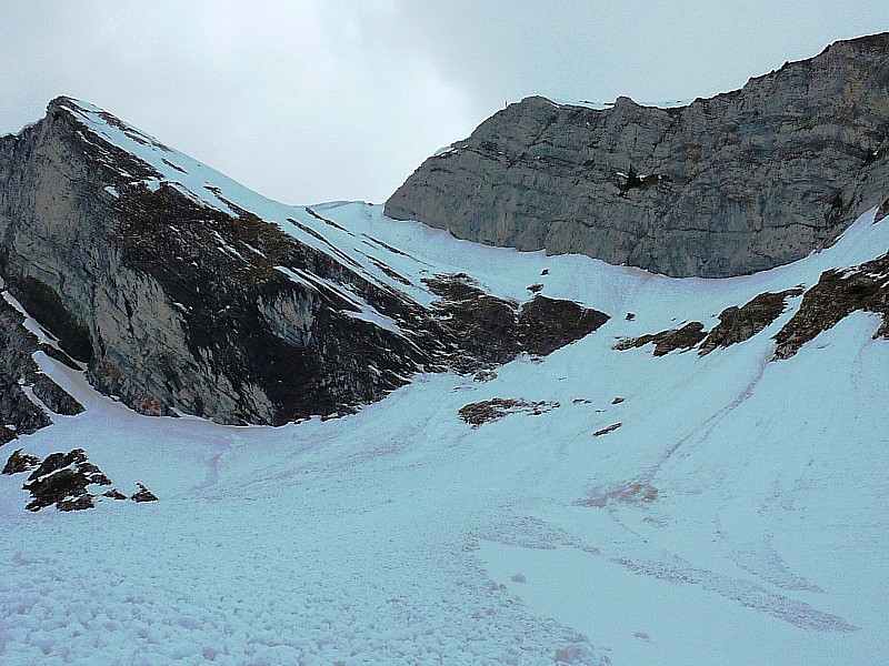 #8 Aig. des Calvaires couloir N : Vue d Aig. des Calvaires couloir N : Vue d'ensemble du couloir