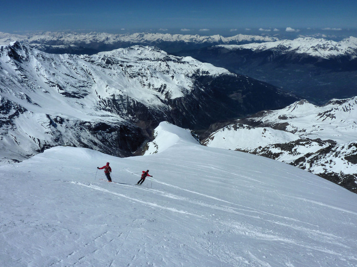 #15 C C'est parti : Une splendide descente de plus de 1400 m nous attend.