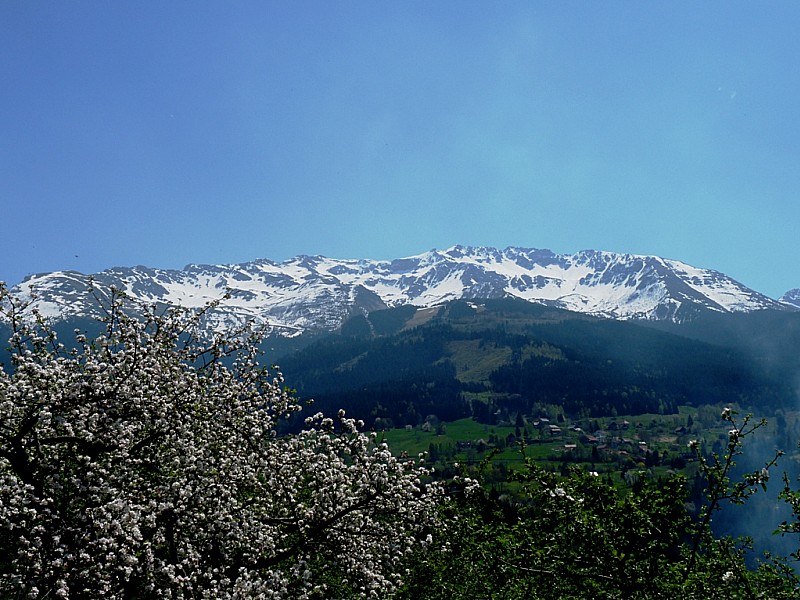 #8 Le massif des 7 Laux : et le contraste printanier. Le massif des 7 Laux : et le contraste printanier.