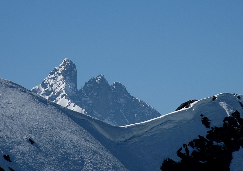 #3 Les Trois Pics de Belledonne : Petite fenêtre sur trois beaux sommets. Les Trois Pics de Belledonne : Petite fenêtre sur trois beaux sommets.