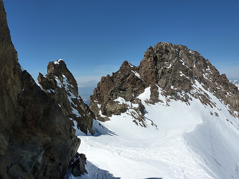 Au dessus du col : Pointe Rover et le très curieux glacier (ou ce qu'il en reste)