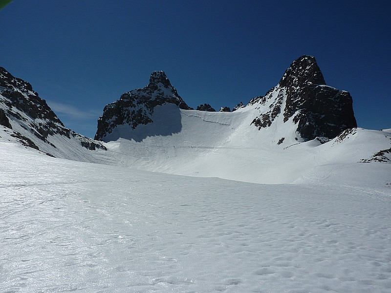 #15 Col du Vallon de Lanchatra : A gauche. J Col du Vallon de Lanchatra : A gauche. J'ai tellement de souvenir dans la vallée qu'il domine