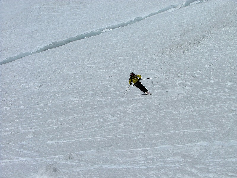 #16 le glacier du Milieu : sous la rimaye la partie la plus "infâme" de la descente ... y-a pire !!! le glacier du Milieu : sous la rimaye la partie la plus "infâme" de la descente ... y-a pire !!!