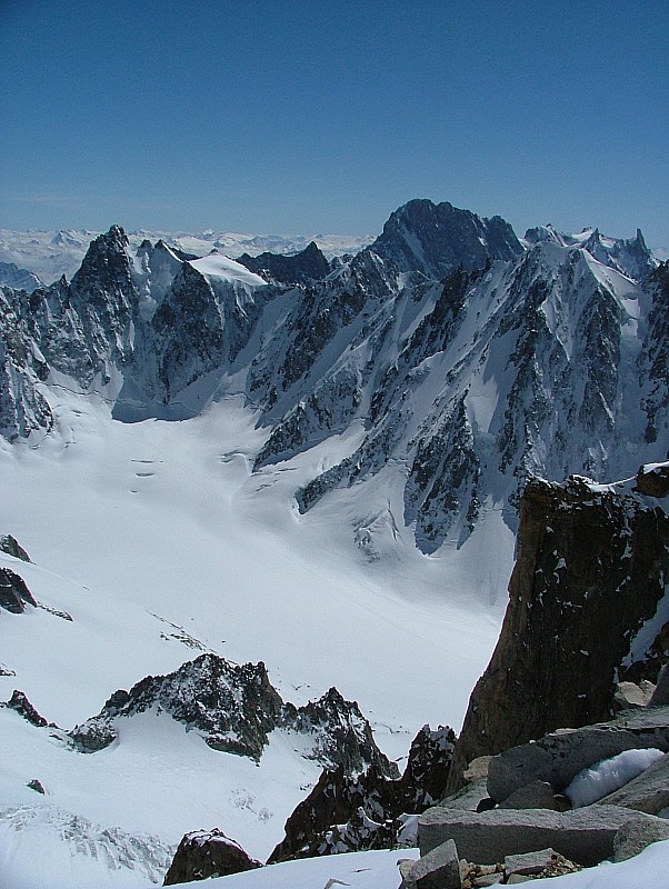 #8 Bassin d Bassin d'Argentière : Du haut du couloir en Y, la rive droite du fond du bassin d'Argentière et quelques pentes à faire rêver ...
