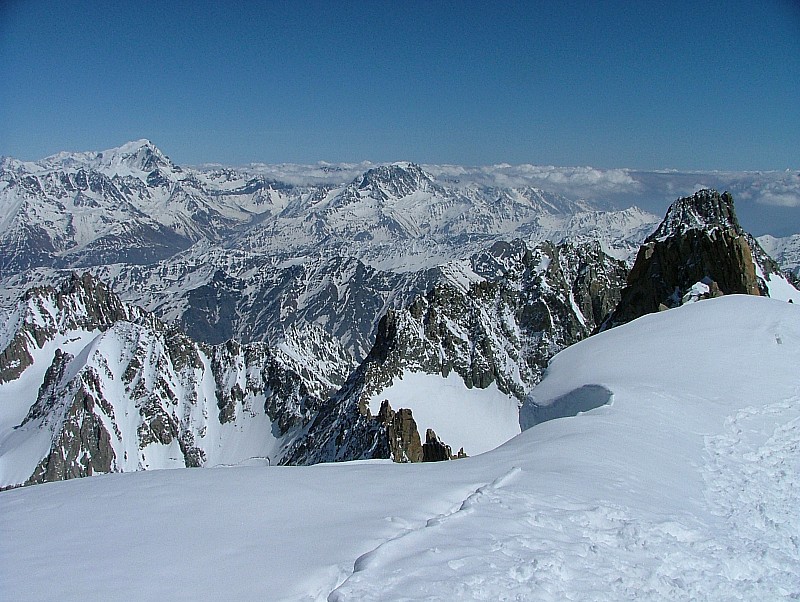 #11 vers le Val Ferret : petite vue sur la Suisse vers le Val Ferret : petite vue sur la Suisse