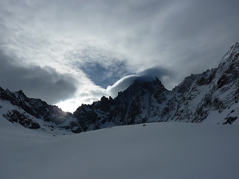 #8 Fond du Vallon de Bonne Pierre : Le col des Ecrins, les Clochetons , la Pointe, les Tours de Bonne Pierre, et le Dôme des Ecrins (caché) Fond du Vallon de Bonne Pierre : Le col des Ecrins, les Clochetons , la Pointe, les Tours de Bonne Pierre, et le Dôme des Ecrins (caché)
