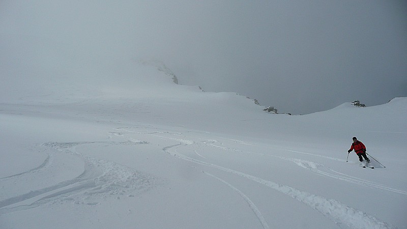 Bon choix ! : Neige excellente pour la 1° série de virages de Khara !