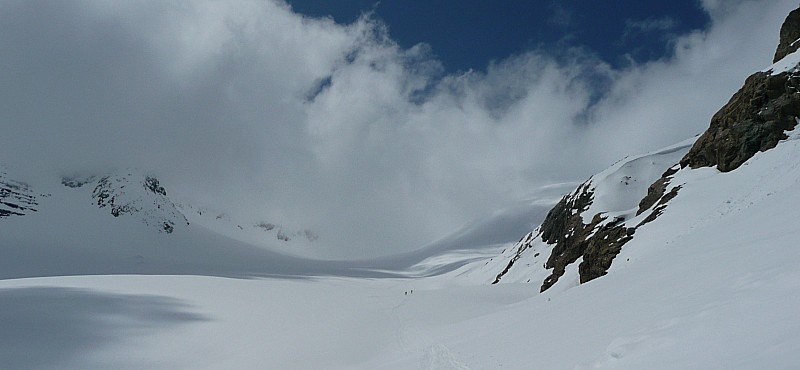#19 Les nuages nous suivent ... : ... sur le plat du glacier, à la descente Les nuages nous suivent ... : ... sur le plat du glacier, à la descente