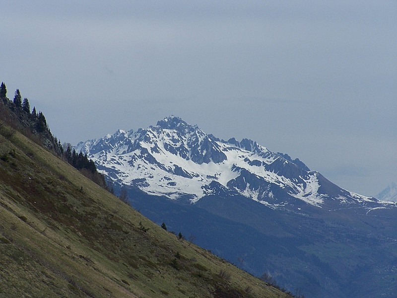 #9 Coup de sabre du piniloet : Le grand Pic de la Lauzière vu du départ, dans la vallée des villards. Coup de sabre du piniloet : Le grand Pic de la Lauzière vu du départ, dans la vallée des villards.