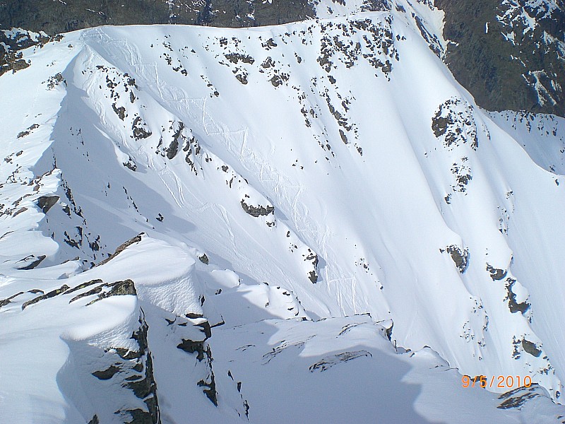 #13 Roc Noir : La sortie du couloir, vue depuis le sommet. Roc Noir : La sortie du couloir, vue depuis le sommet.