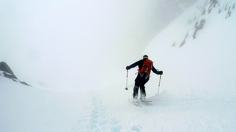 #12 Pierrot se jette : dans le brouillard Pierrot se jette : dans le brouillard