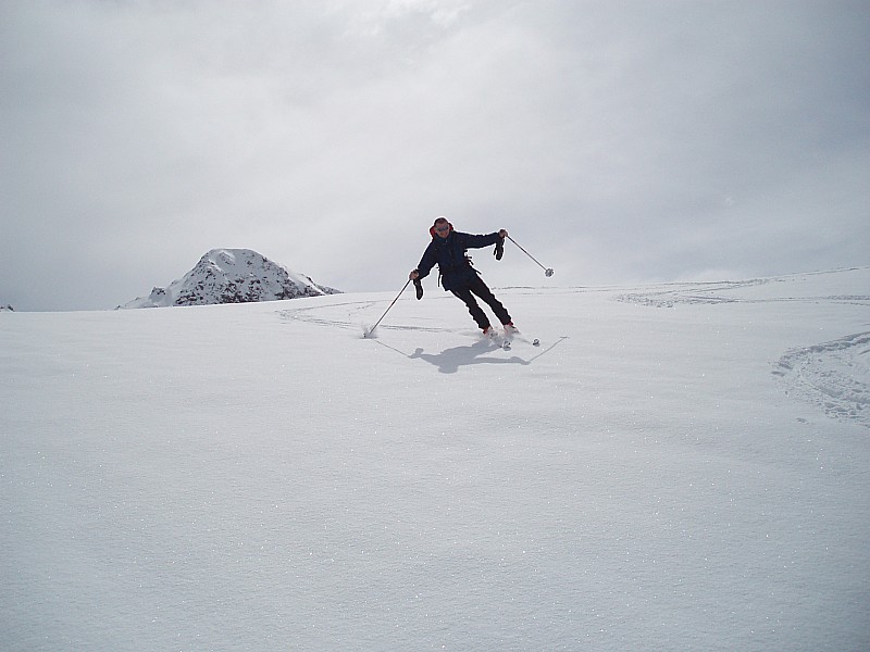 Sous le Col d'Argentière : Ski de combat dans la croutasse.