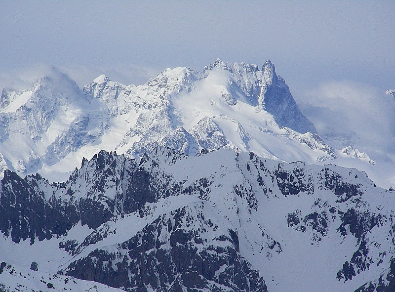 #8 La meije... : Belle éclaircie sur la Meije, avant qu La meije... : Belle éclaircie sur la Meije, avant qu'elle ne soit prise par le brouillard