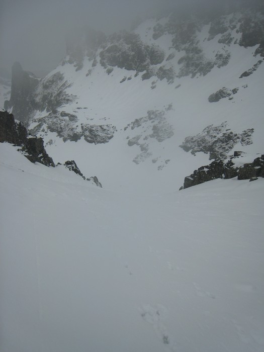 #6 Descente du couloir nord : Un régal : 3 cm de poudre sur fond dur Descente du couloir nord : Un régal : 3 cm de poudre sur fond dur