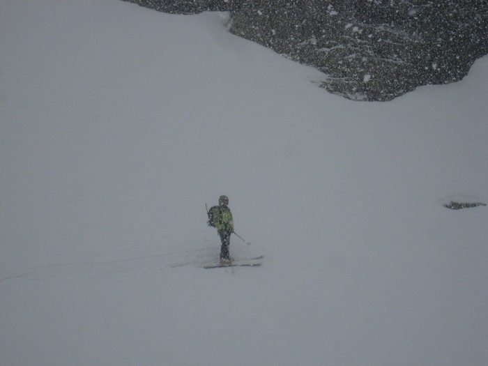 Alt 2100 m : Sama-Lau au milieu de la tempête de neige !