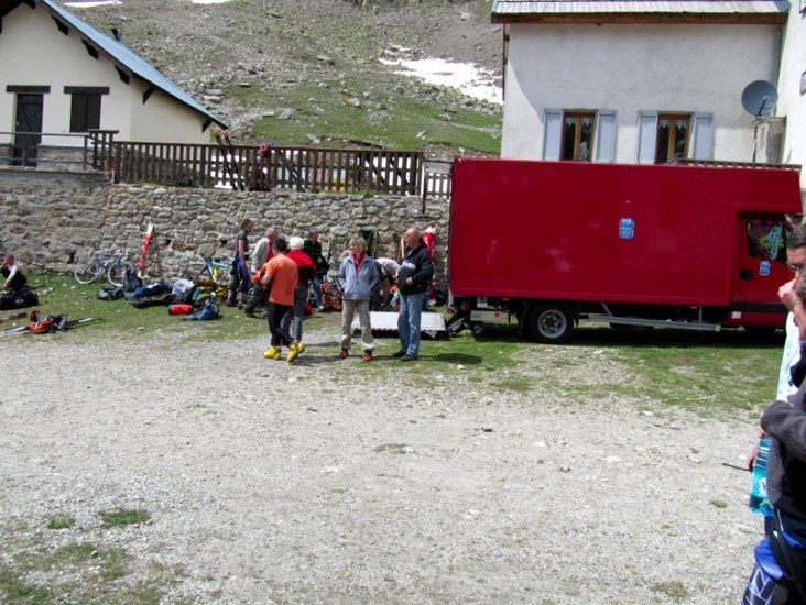 #37 Retour au camp de base : Retour au camp de base, un peu bordélique Retour au camp de base : Retour au camp de base, un peu bordélique