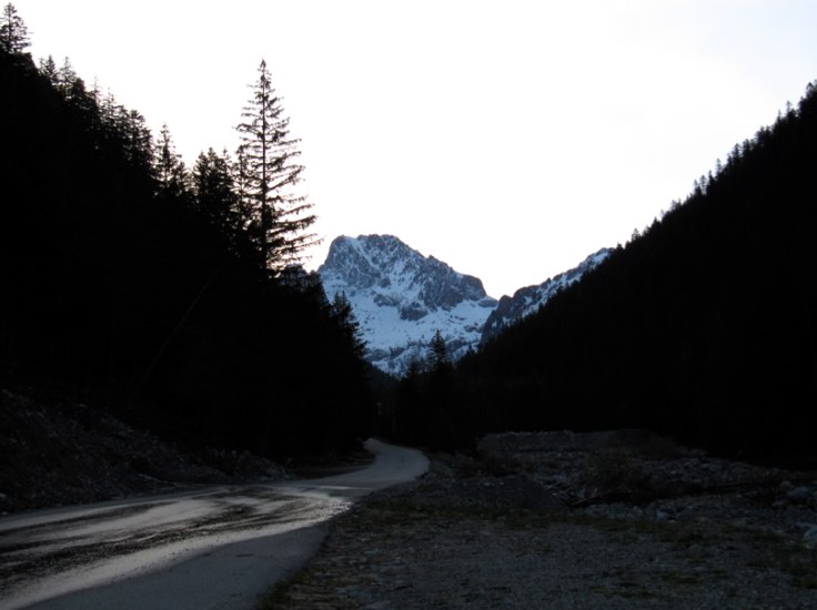 #12 On se rapproche... : Après St Martin Vésubie, la pente commence a se redresser pour monter à la Madone. 1000m de D+ en 10 Km ca commence à piquer les cuisses.. On se rapproche... : Après St Martin Vésubie, la pente commence a se redresser pour monter à la Madone. 1000m de D+ en 10 Km ca commence à piquer les cuisses..