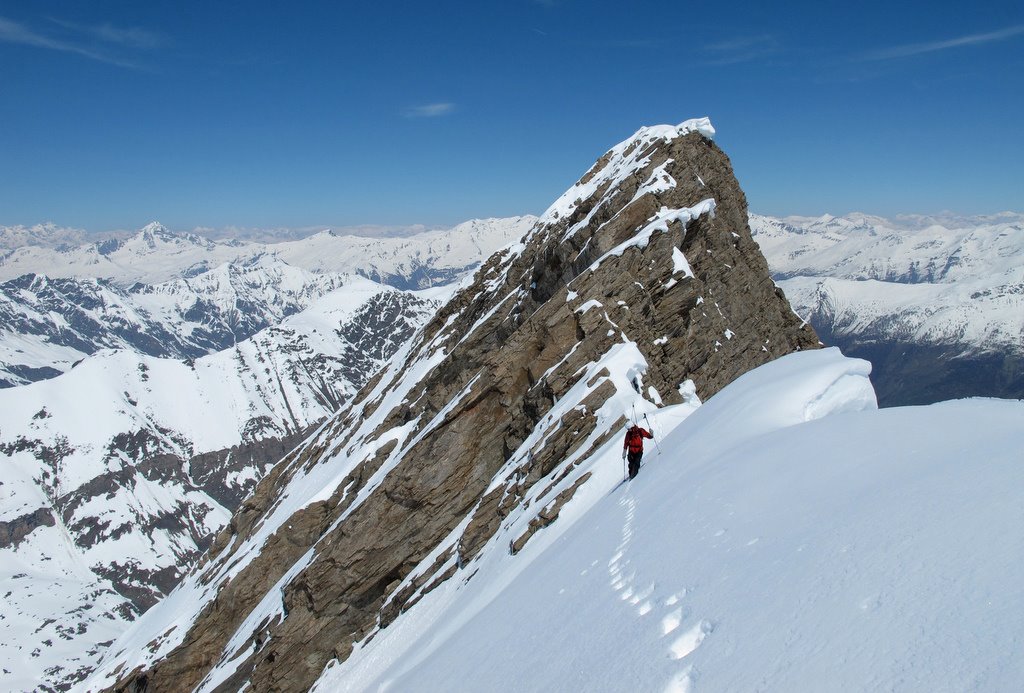 #12 L L'arête faîtière