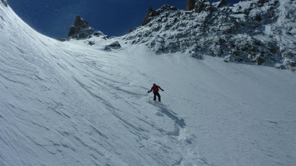 #9 Shama : premiers virages à ski dans la partie la plus raide. ça change du Skwal ! Shama : premiers virages à ski dans la partie la plus raide. ça change du Skwal !