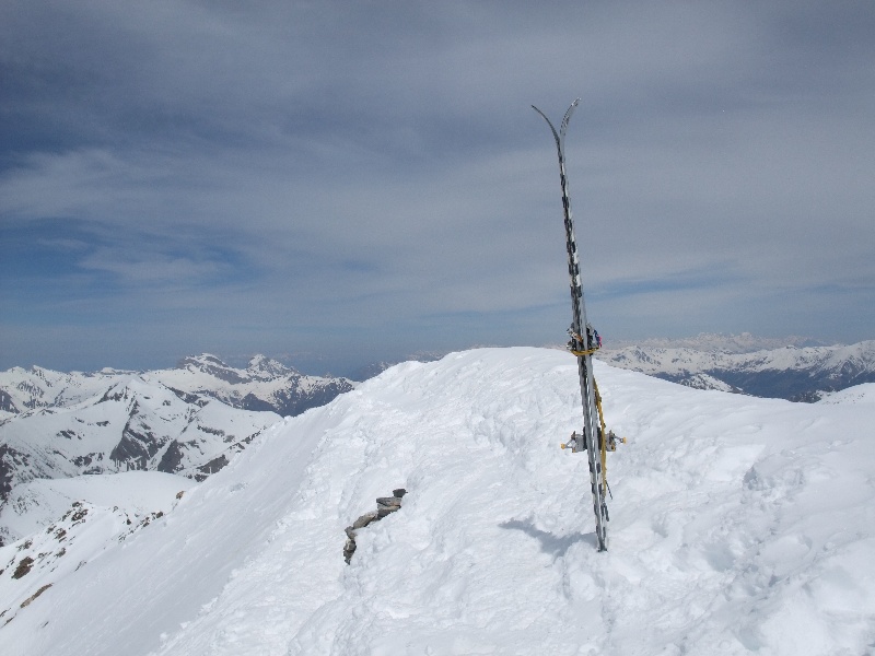 #5 Pelat : Pelat: on arrive encore au sommet à skis, mais les pierres ne sont pas loin Pelat : Pelat: on arrive encore au sommet à skis, mais les pierres ne sont pas loin