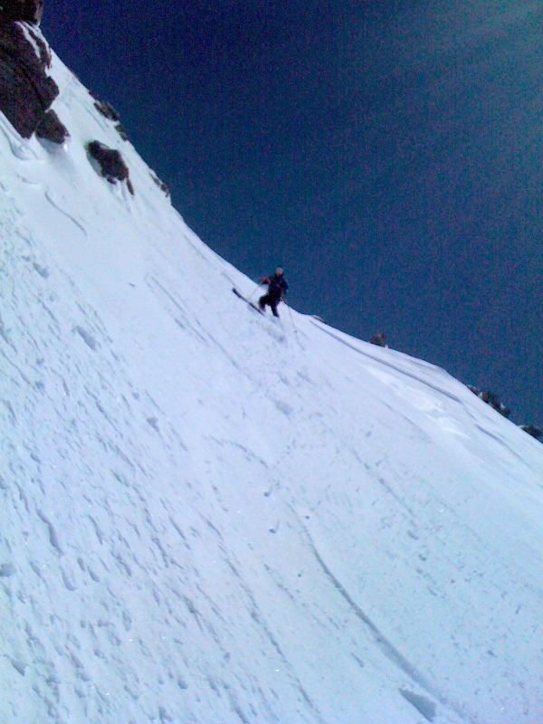 #6 Roccia Viva : Depart sur des oeufs, la neige parait un peu douteuse dans les premiers metres Roccia Viva : Depart sur des oeufs, la neige parait un peu douteuse dans les premiers metres
