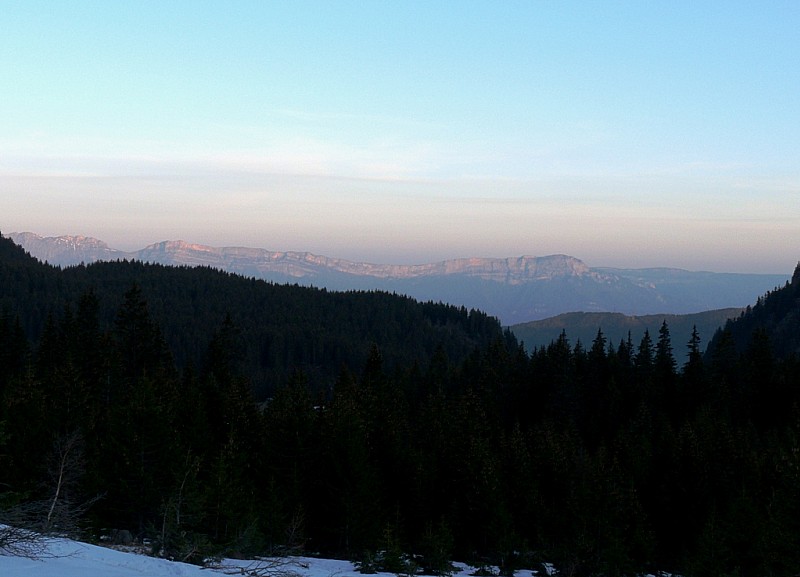 #4 Barrière Est du Vercors : au levé du soleil. Barrière Est du Vercors : au levé du soleil.