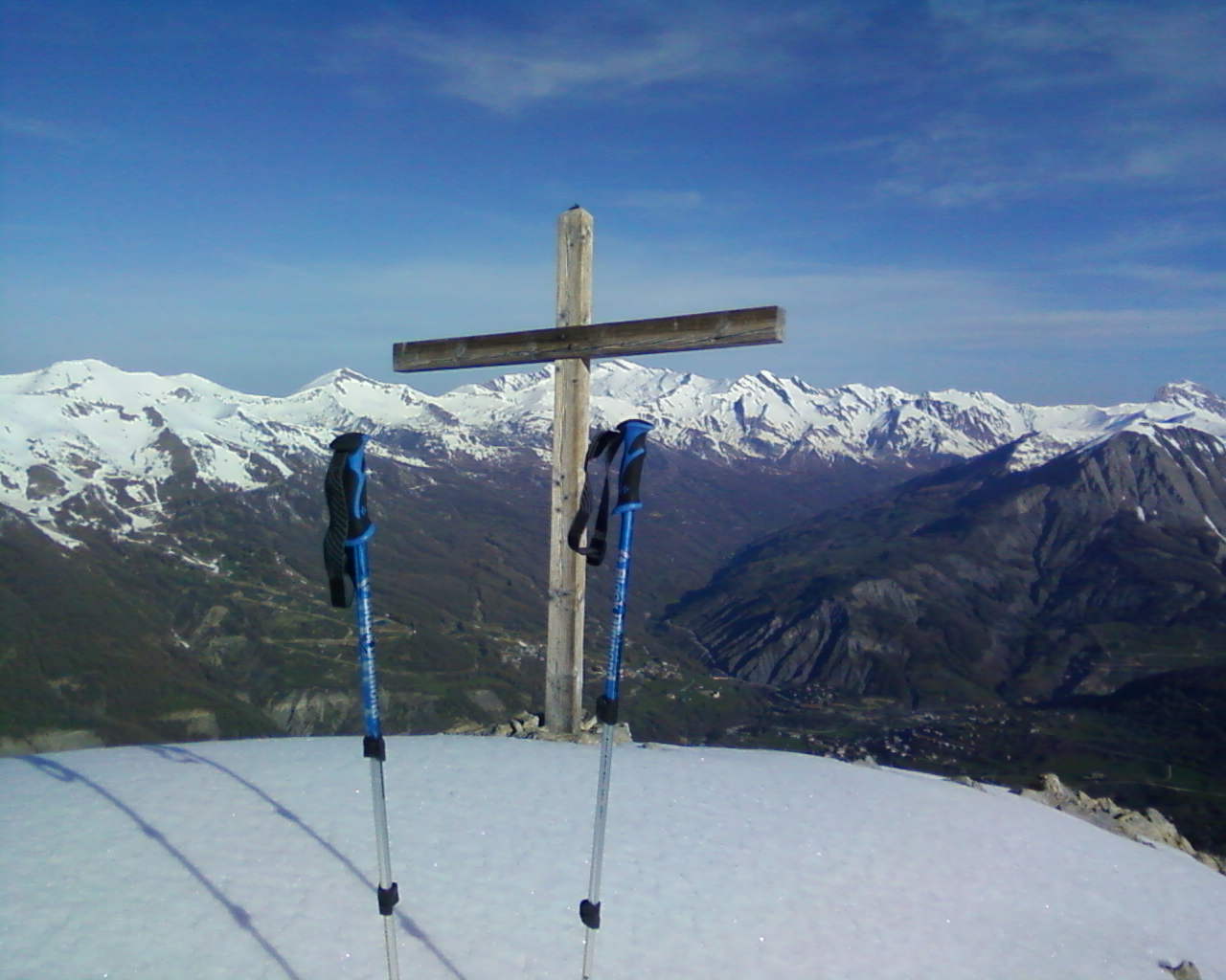 #3 le sommet !!! : Le sommet de Roche Cline atteint à pied (neige soufflée/fondue sur les 50 derniers mètres) le sommet !!! : Le sommet de Roche Cline atteint à pied (neige soufflée/fondue sur les 50 derniers mètres)