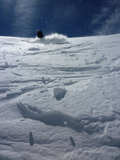 #6 Jib fait voler la neige : dans la 1ere partie de la pente Jib fait voler la neige : dans la 1ere partie de la pente
