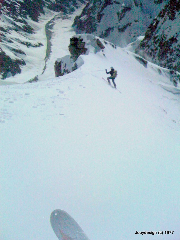 #3 Pic Coolidge SE : Eperons des éphémères ou bien arete de peuteurey? Et non! Plus platement le départ du Pic Coolidge, 1000m au dessus des glaciers environants. Pic Coolidge SE : Eperons des éphémères ou bien arete de peuteurey? Et non! Plus platement le départ du Pic Coolidge, 1000m au dessus des glaciers environants.