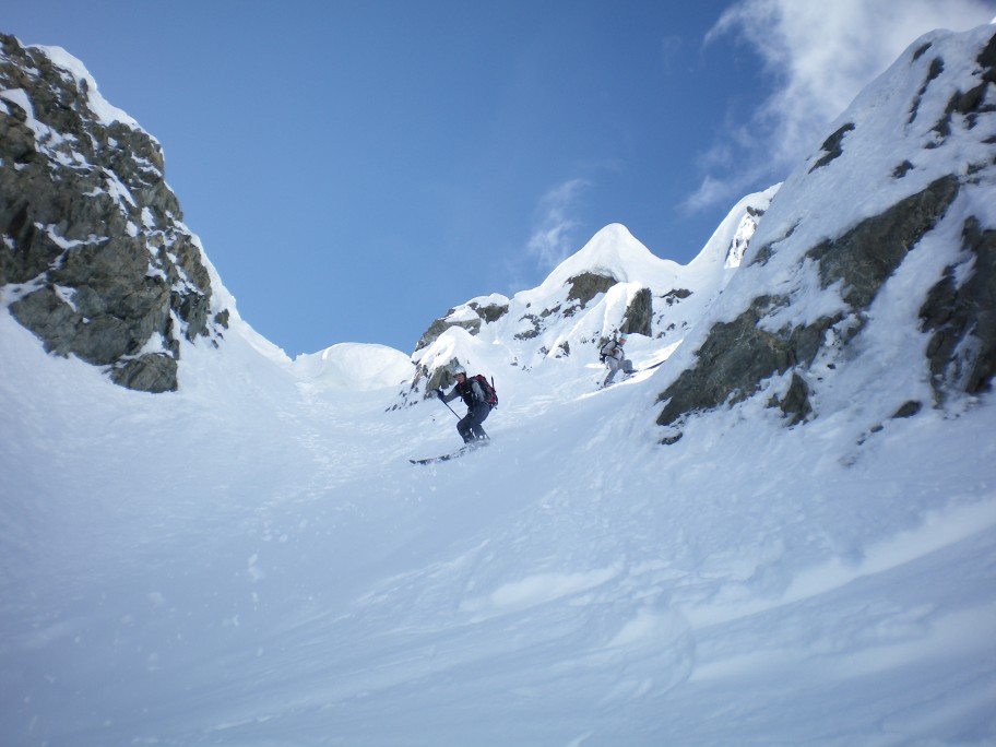 #6 Vaccivier : Ski sous la corniche, qui passe assez bien à gauche ! Vaccivier : Ski sous la corniche, qui passe assez bien à gauche !