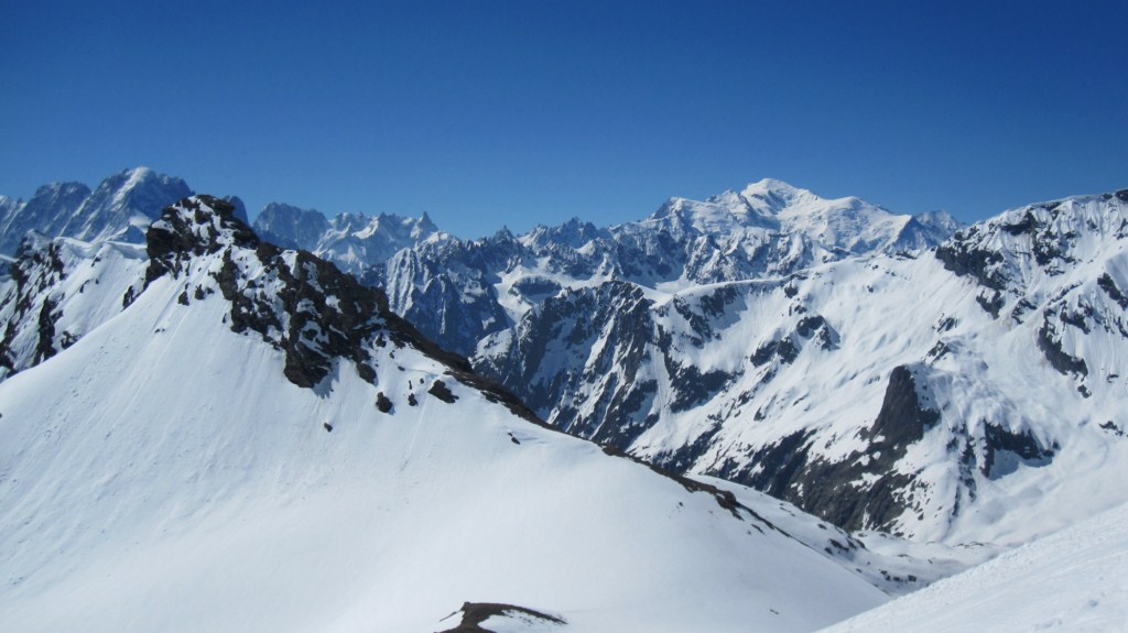 #7 Depuis la pente sommitale : En face du massif du Mont Blanc Depuis la pente sommitale : En face du massif du Mont Blanc