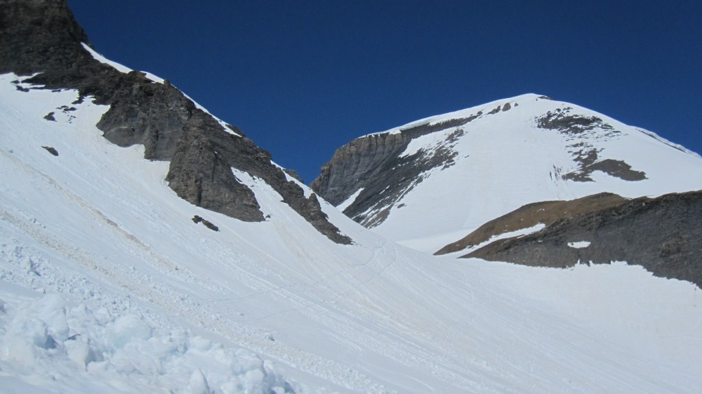 #11 Traversée dans les coulées : Après le col du vieux en descente Traversée dans les coulées : Après le col du vieux en descente