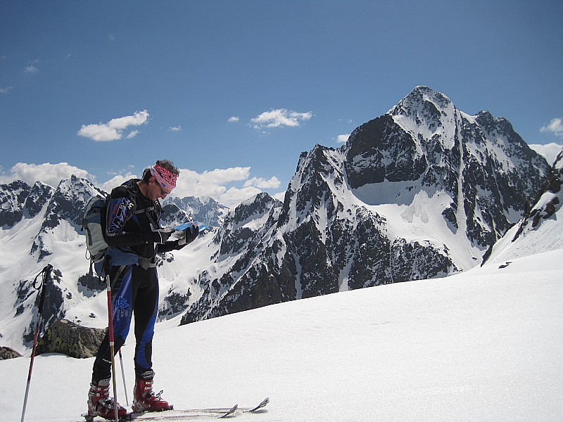 #10 Patrice regarde la carte : Malinvern face West avec son beau couloir Patrice regarde la carte : Malinvern face West avec son beau couloir