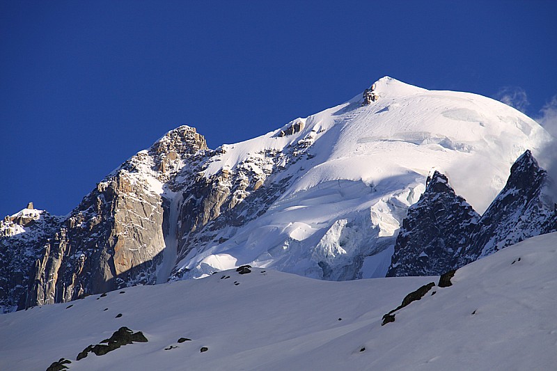 #1 Aiguille Verte : Le sommet a bien pris le vent les jours précédents Aiguille Verte : Le sommet a bien pris le vent les jours précédents