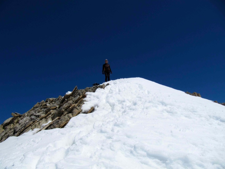 #11 Yo au sommet : Yo au sommet admire le paysage, ça change de Belledonne, non? Yo au sommet : Yo au sommet admire le paysage, ça change de Belledonne, non?