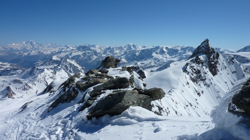 vue du sommet N°3 : vue sur grande casse mont pourri....