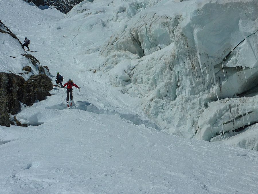 #31 Pelvoux : Dans la ligne de mire des séracs du couloir Chaud Pelvoux : Dans la ligne de mire des séracs du couloir Chaud