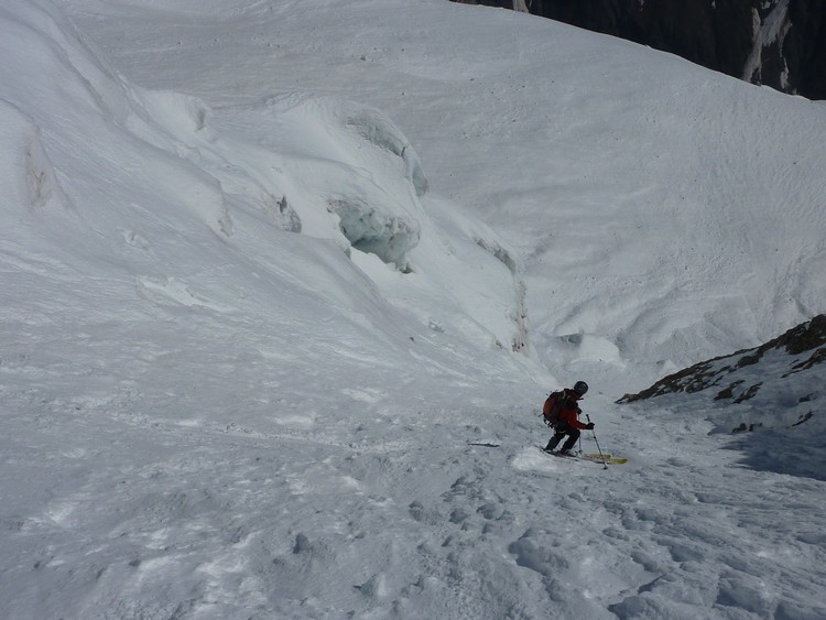 #32 Pelvoux : Couloir rive droite sous le couloir Chaud. Pelvoux : Couloir rive droite sous le couloir Chaud.